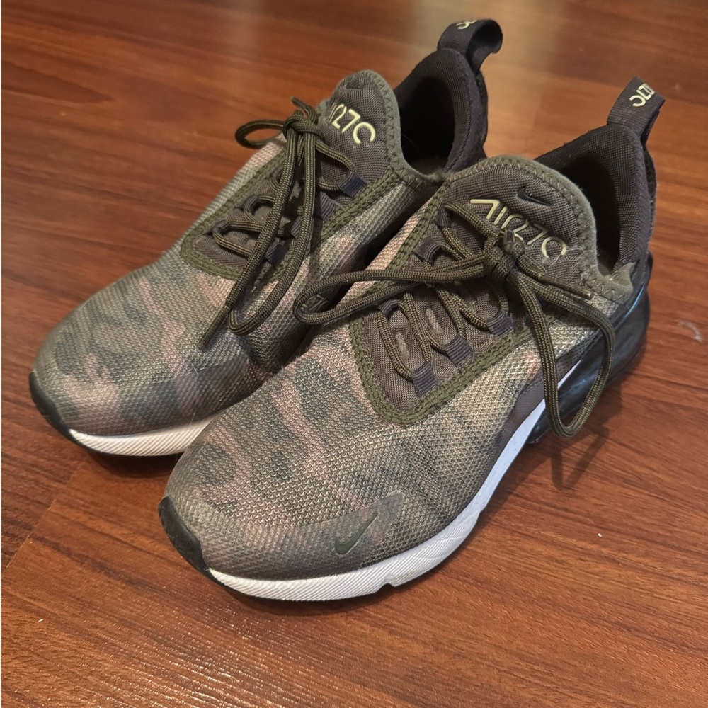 Nike Air Max 270 size 6 women